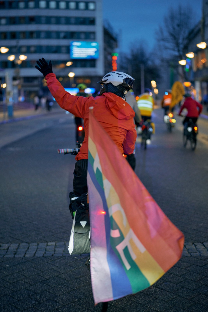 Pace-Fahne bei der Critical Mass am 31.03.2023.