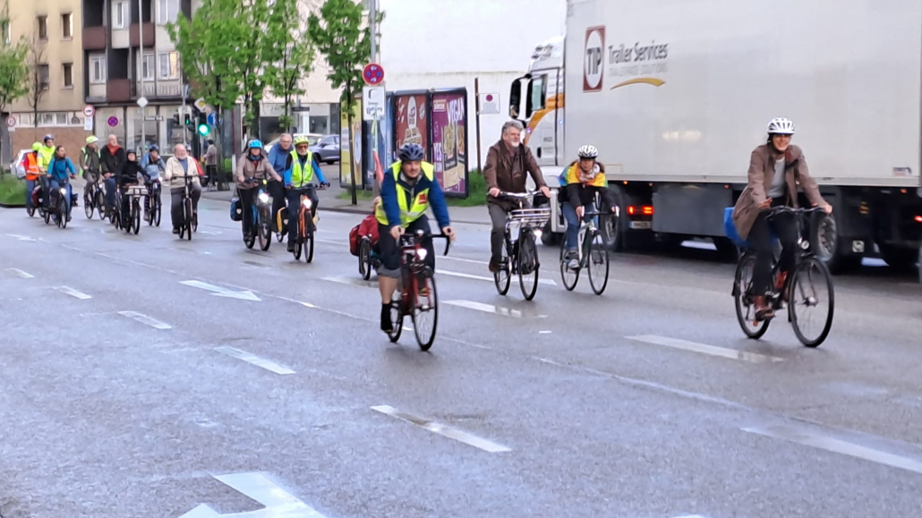 Streckenszene der Critical Mass am 28.04.2023