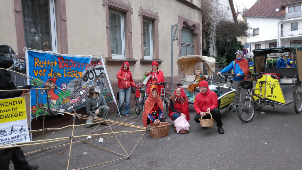 Critical Mass-Gruppe 2020 beim Faschingsumzug Dillweißenstein