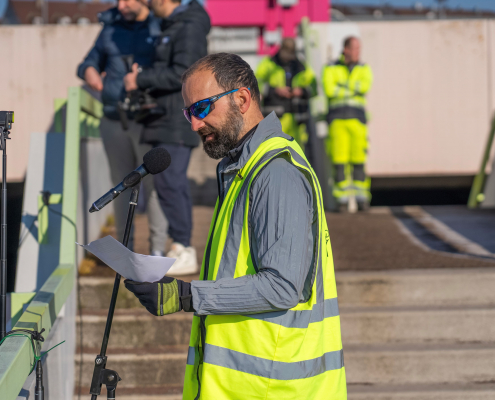 Siggi spricht bei der Gedenkversammlung für Andreas Mandalka alias Natenom am 02.02.2025 in Pforzheim